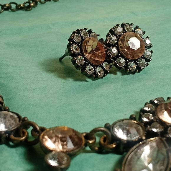 Rhinestone necklace and earings - Picture 2 of 5